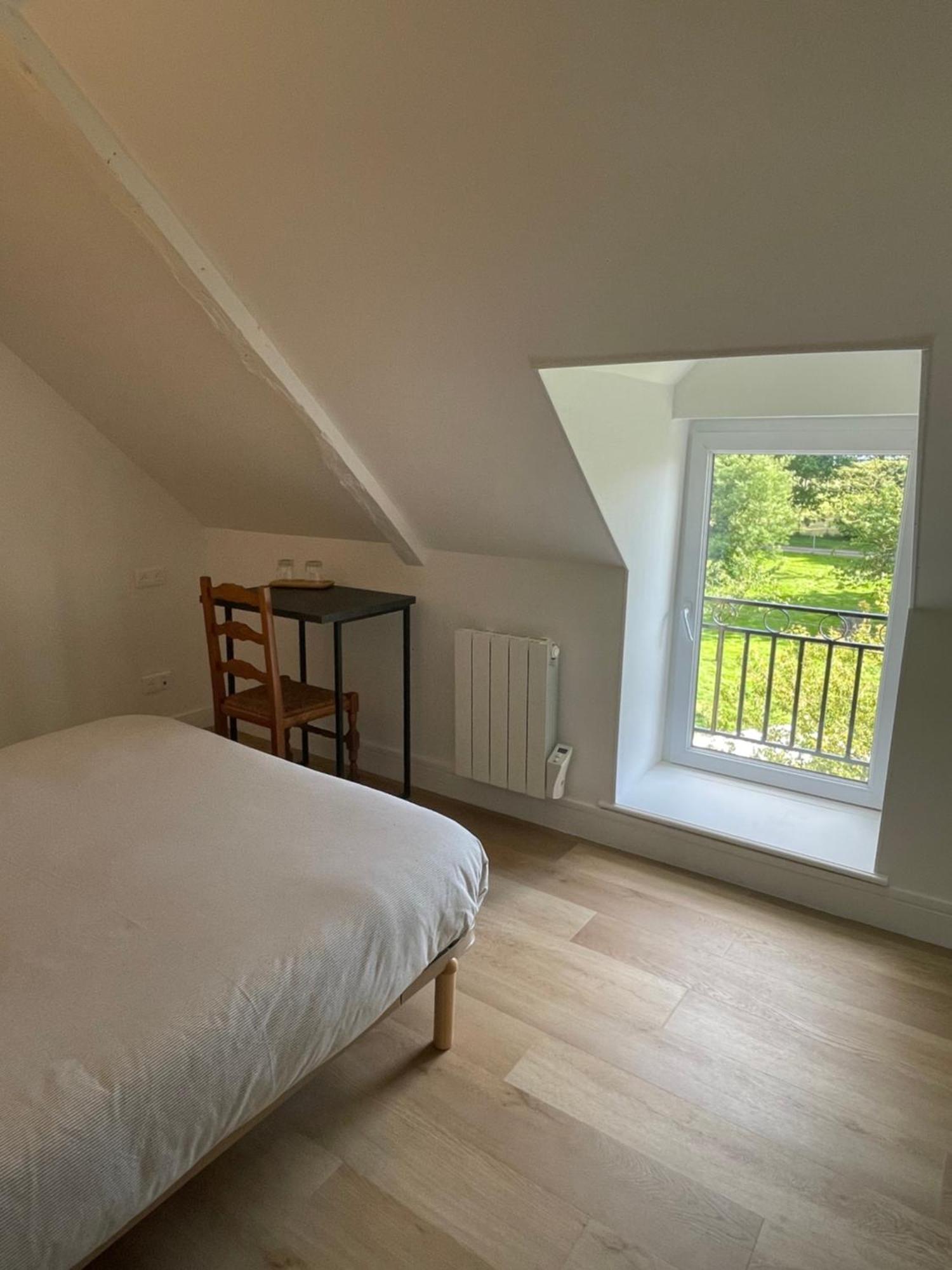 Au Pied Leve Hotel Calorguen Room photo