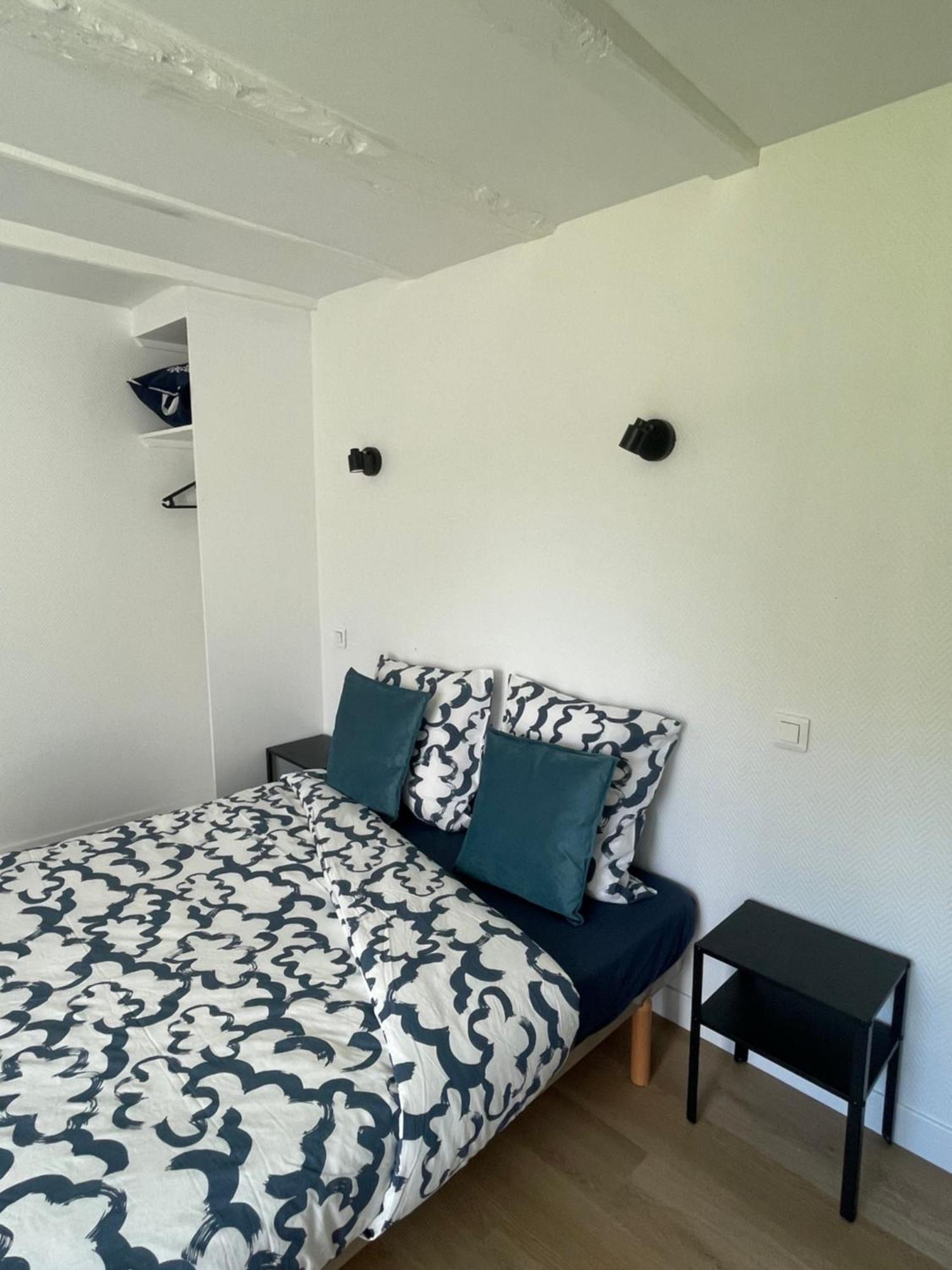 Au Pied Leve Hotel Calorguen Room photo