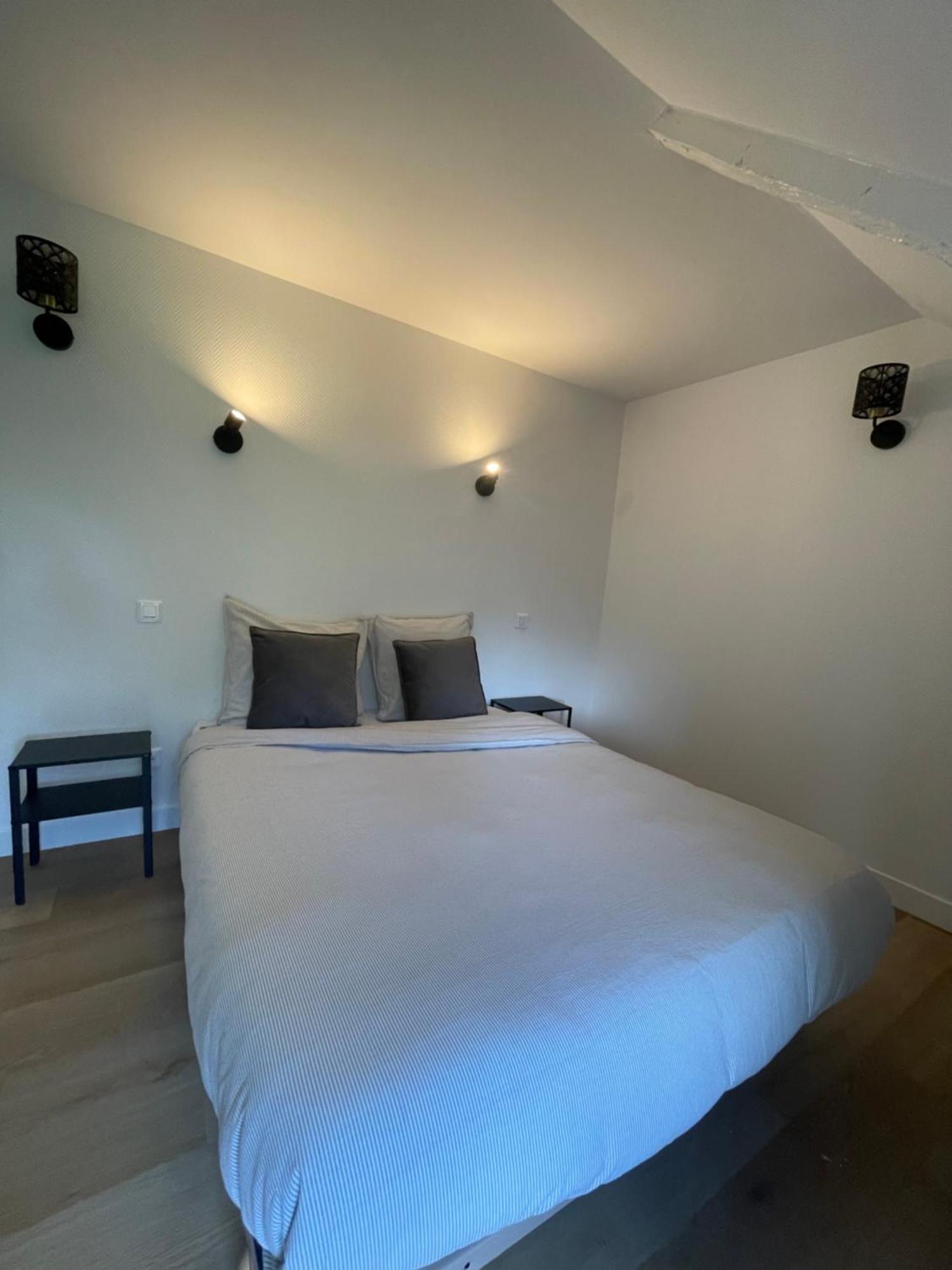 Au Pied Leve Hotel Calorguen Room photo
